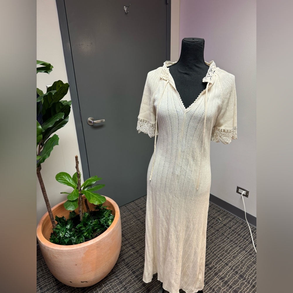 Elegant Cream Lace Dress